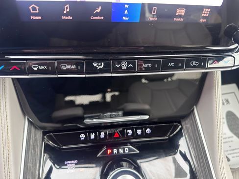 Used 2022 Jeep Wagoneer Series II w/ Flexible Seating Group image 26