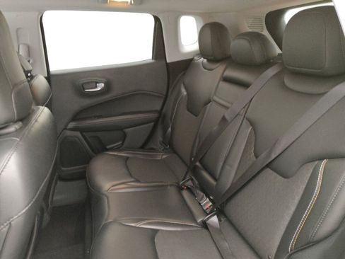 Used 2018 Jeep Compass Latitude w/ Popular Equipment Group image 18