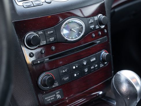 Used 2011 INFINITI G37 Journey w/ Premium Pkg image 13