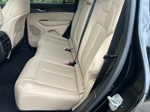 Used 2025 Jeep Grand Cherokee Limited RWD image 13
