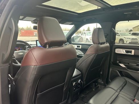 Used 2024 Ford Explorer Platinum w/ Technology Package image 22