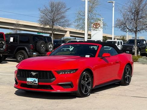 Used 2025 Ford Mustang Convertible RWD image 8