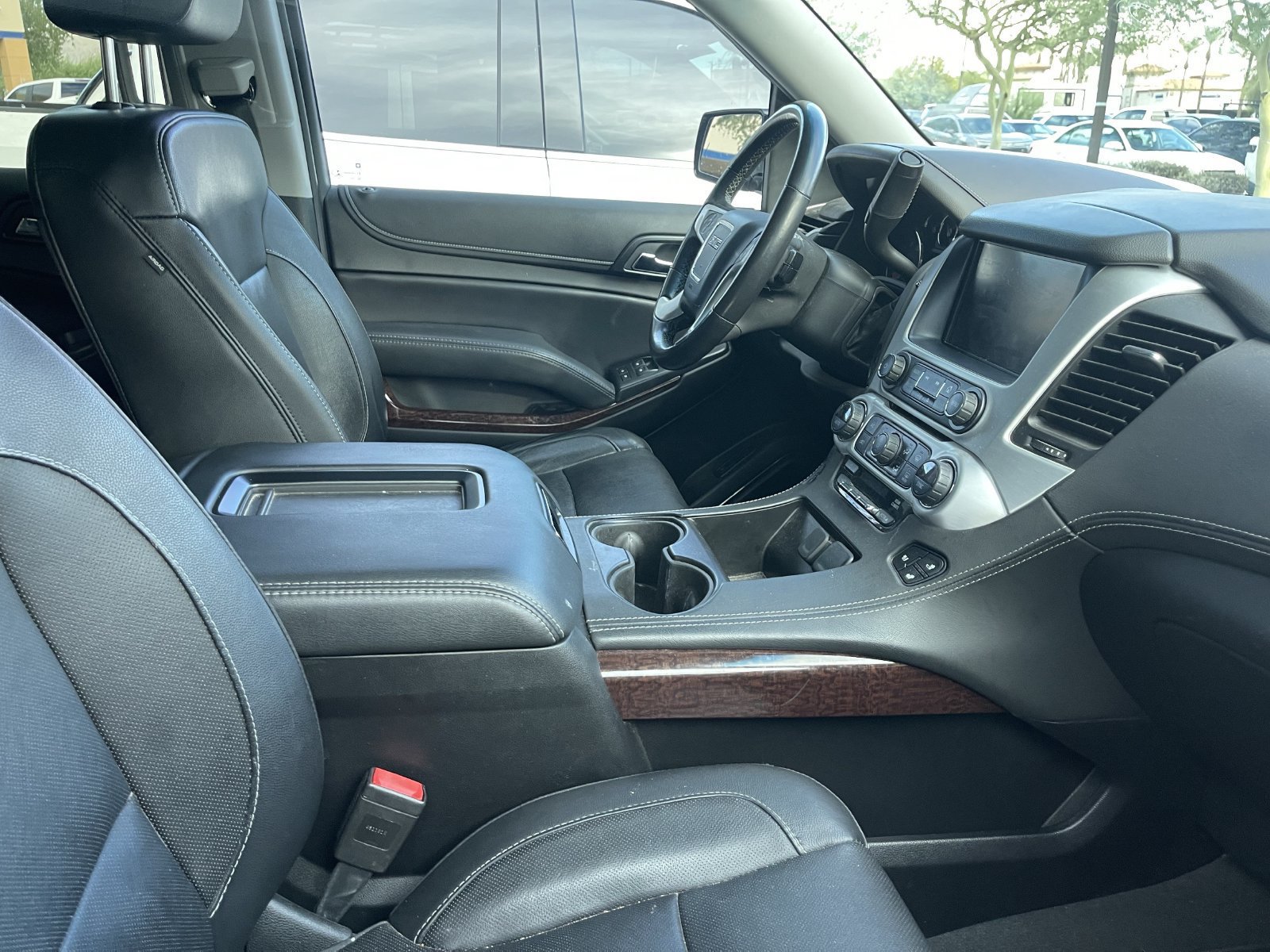 Used 2019 GMC Yukon SLT w/ HD Trailering Package AWD/4WD image 5