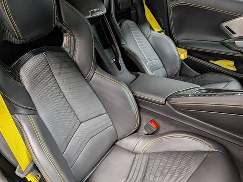 Used 2025 Chevrolet Corvette Stingray Premium Cpe w/ Z51 Performance Package RWD image 18