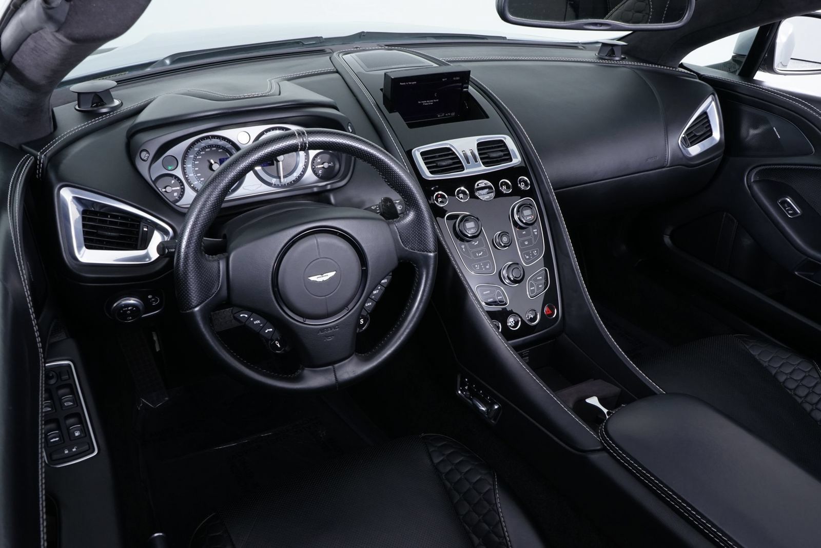 Used 2016 Aston Martin Vanquish Volante RWD image 23