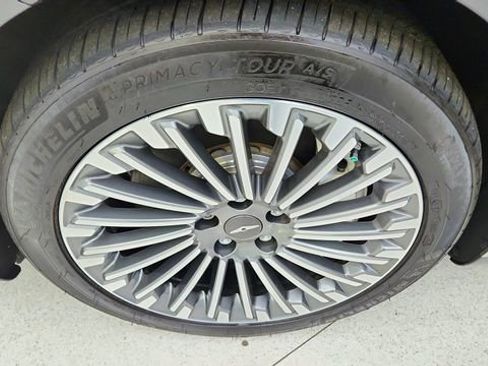 Used 2024 Genesis G80 image 59