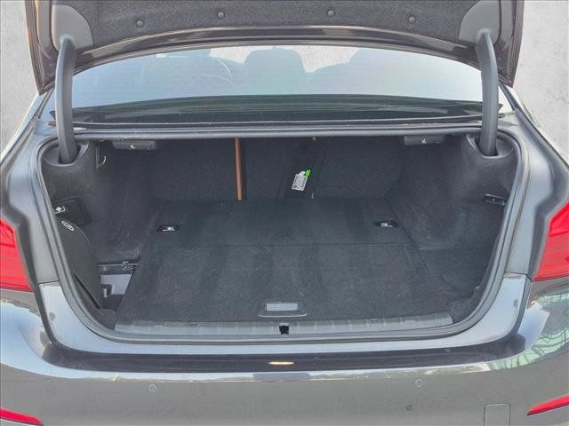 Used 2019 BMW 530e xDrive AWD/4WD image 6