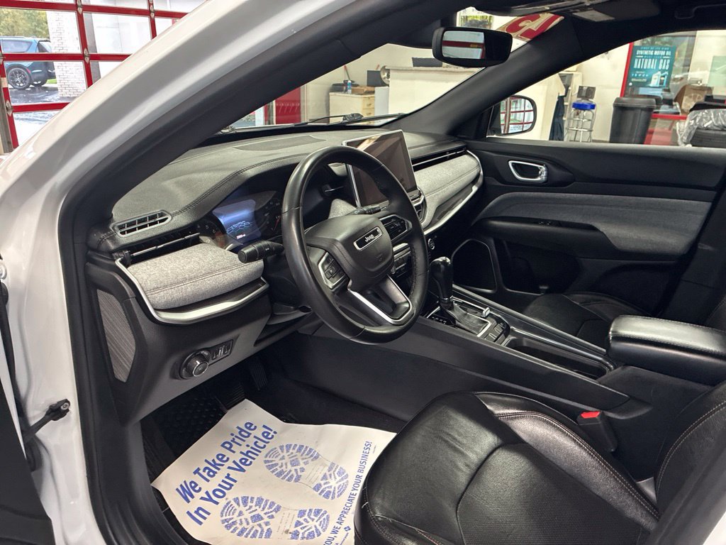 Certified 2023 Jeep Compass Latitude AWD/4WD image 6