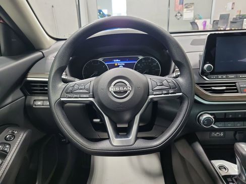 Used 2024 Nissan Altima 2.5 SV FWD image 26