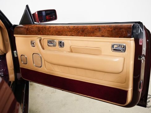 Used 2001 Rolls-Royce Corniche V image 27
