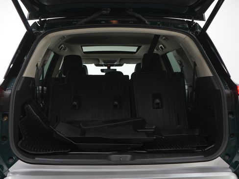 Used 2024 Nissan Pathfinder Platinum AWD/4WD image 9