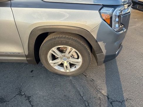 Certified 2024 GMC Terrain SLE image 12
