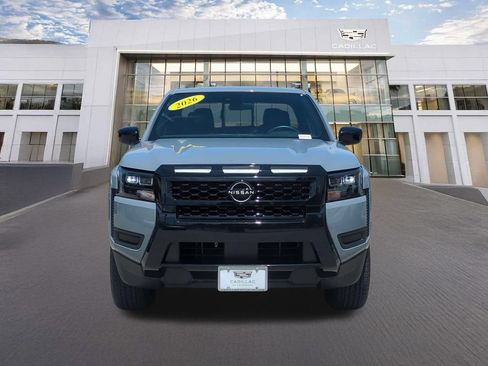 Used 2026 Nissan Frontier SV w/ SV Convenience Package RWD image 2