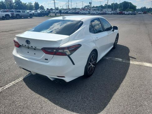 Used 2023 Toyota Camry SE FWD image 3