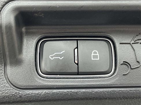 Used 2020 Ford Explorer XLT w/ Equipment Group 202A image 12