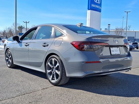 Used 2025 Honda Civic Sport Touring image 6