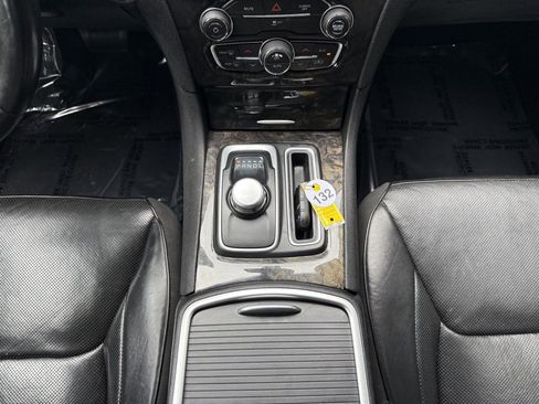 Used 2020 Chrysler 300 Limited image 28