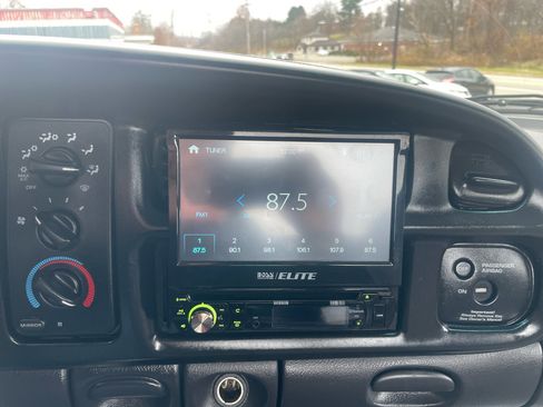 Used 1998 Dodge Ram 1500 Truck 2WD Regular Cab image 19