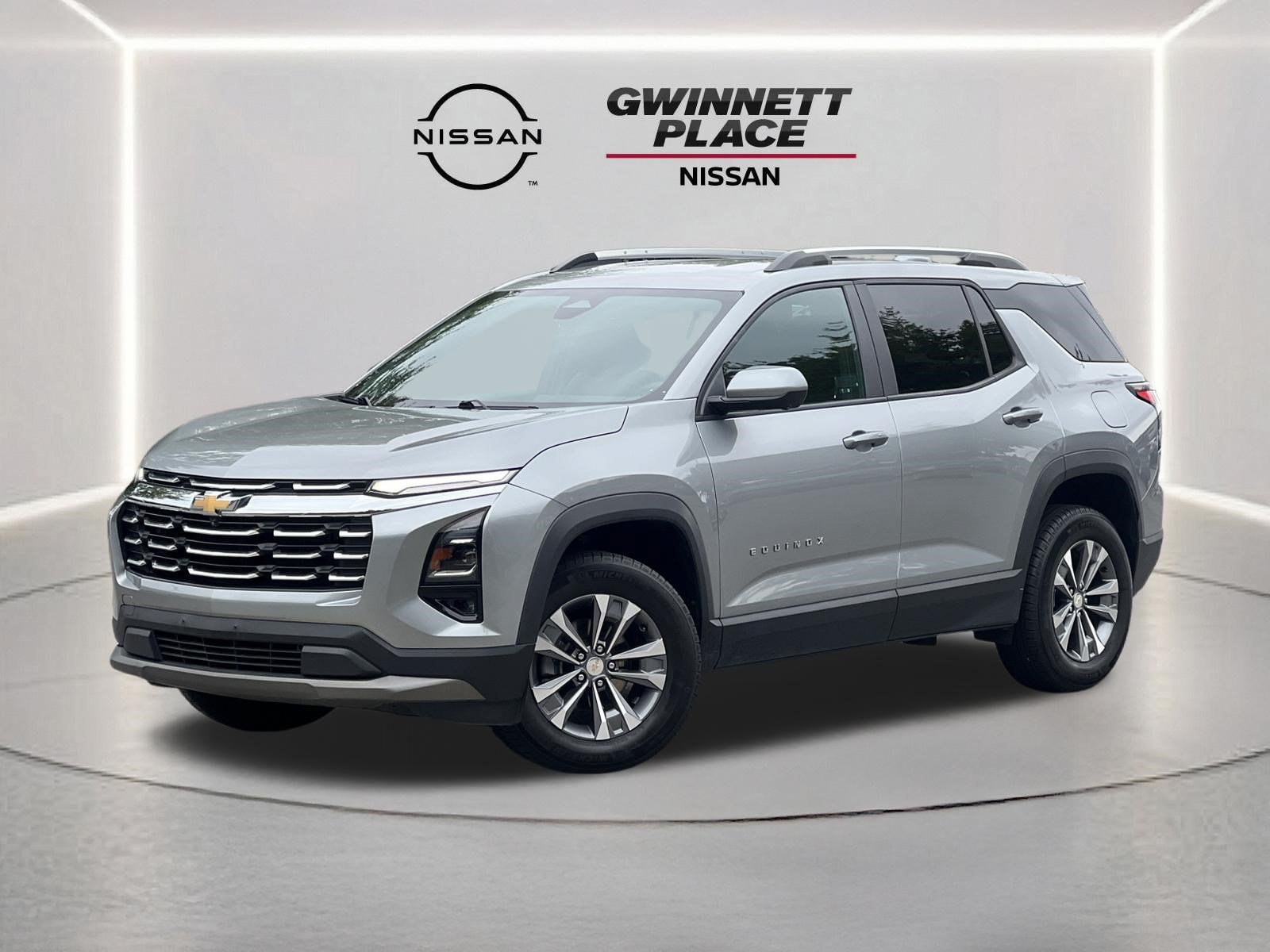Used 2025 Chevrolet Equinox LT w/ Convenience Package II AWD/4WD image 1