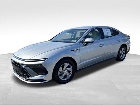 Certified 2025 Hyundai Sonata SE FWD image 3