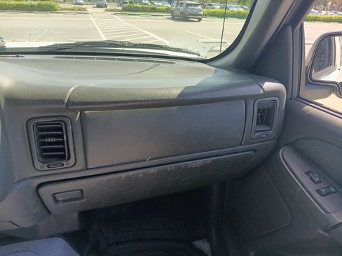 Used 2005 Chevrolet Silverado 1500 LS w/ Light Duty Power Package RWD image 16