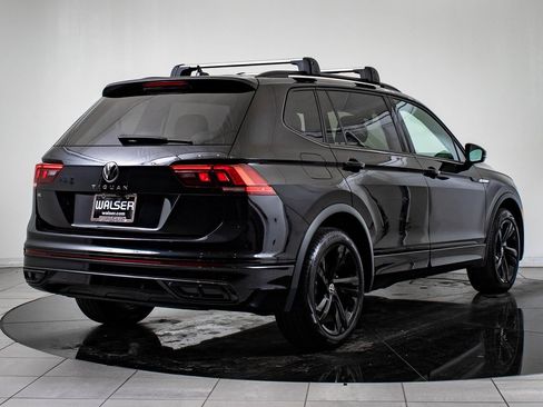 Used 2024 Volkswagen Tiguan SE R-Line image 7