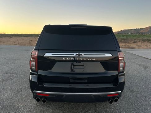 Used 2021 Chevrolet Suburban High Country w/ Premium Package image 12
