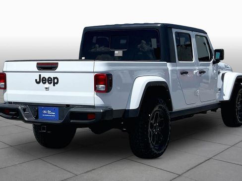 Used 2023 Jeep Gladiator Sport AWD/4WD image 13