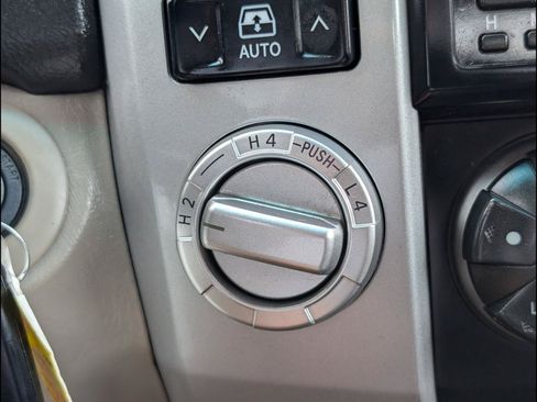 Used 2006 Toyota 4Runner SR5 AWD/4WD image 16