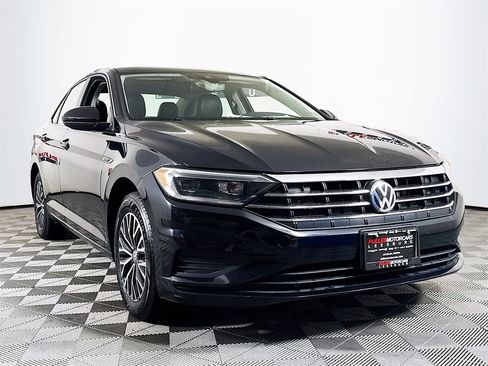 Used 2019 Volkswagen Jetta SEL image 1