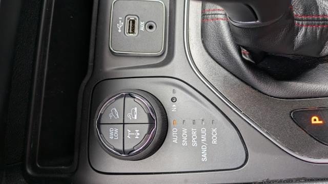 Used 2021 Jeep Cherokee Trailhawk AWD/4WD image 18