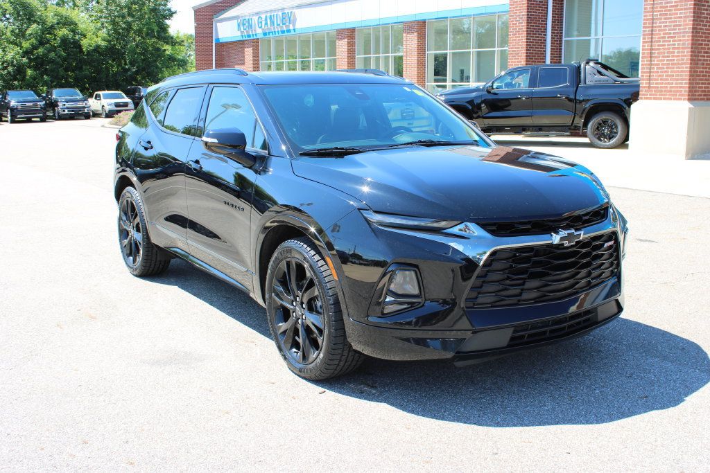 Certified 2022 Chevrolet Blazer RS w/ Enhanced Convenience Package AWD/4WD image 3