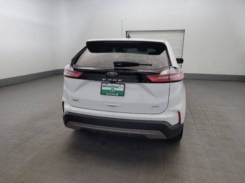 Used 2023 Ford Edge SEL image 7