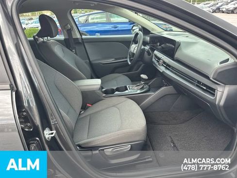 Used 2025 Kia K4 FWD image 15
