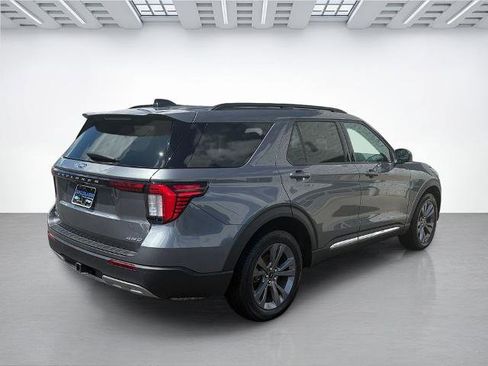 Certified 2025 Ford Explorer Active w/ Active Comfort Package AWD/4WD image 3