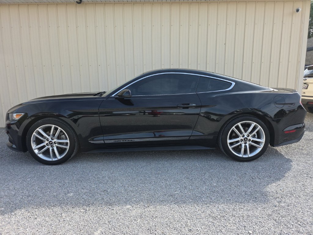 Used 2016 Ford Mustang Premium w/ Pony Package RWD image 9