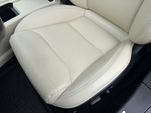 Used 2020 Tesla Model S Long Range Plus image 19