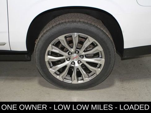Used 2022 GMC Yukon XL Denali AWD/4WD image 11