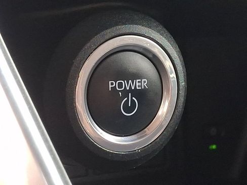 Used 2023 Toyota Venza LE AWD/4WD image 23