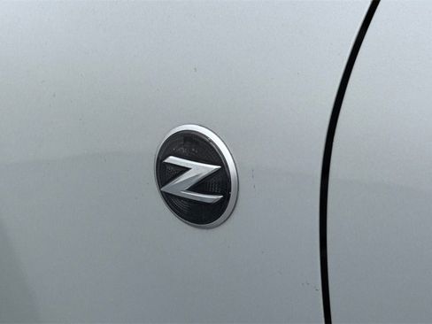 Used 2009 Nissan 370Z Touring w/ Sport Pkg image 23