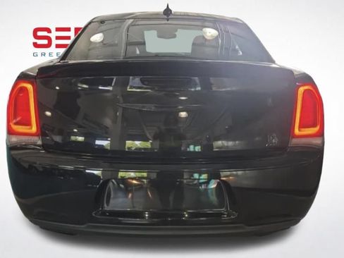Used 2019 Chrysler 300 S w/ S Model Appearance Package RWD image 3