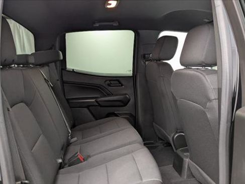 Used 2024 Chevrolet Colorado W/T RWD image 18