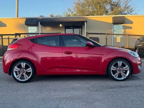 Used 2013 Hyundai Veloster w/ Tech Pkg FWD image 8
