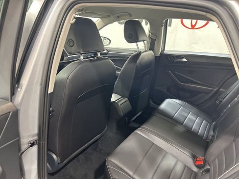 Used 2024 Volkswagen Jetta SE image 19