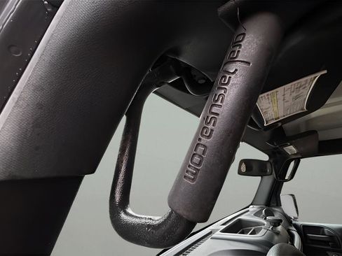 Used 2017 Jeep Wrangler Unlimited Sport image 30