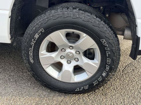 Used 2024 RAM 1500 Big Horn AWD/4WD image 10