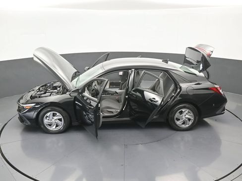 Used 2024 Hyundai Elantra SE FWD image 51