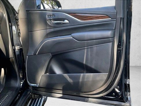 Used 2021 Cadillac Escalade ESV Premium Luxury w/ Driver Assist Tech Package AWD/4WD image 19