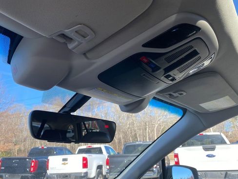Used 2022 Subaru Outback Limited image 37