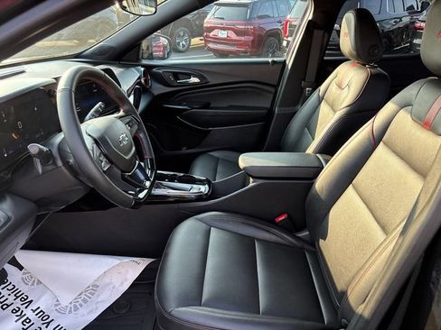 Used 2025 Chevrolet Trax RS w/ Driver Confidence Package FWD image 6